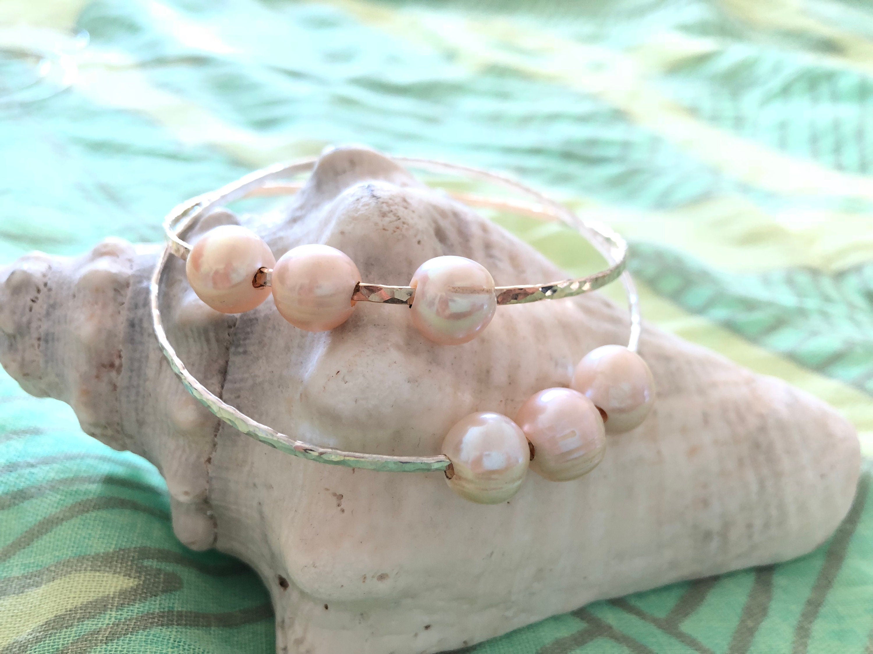 Triple Mauve Pink Freshwater Pearl Hammered Bangle