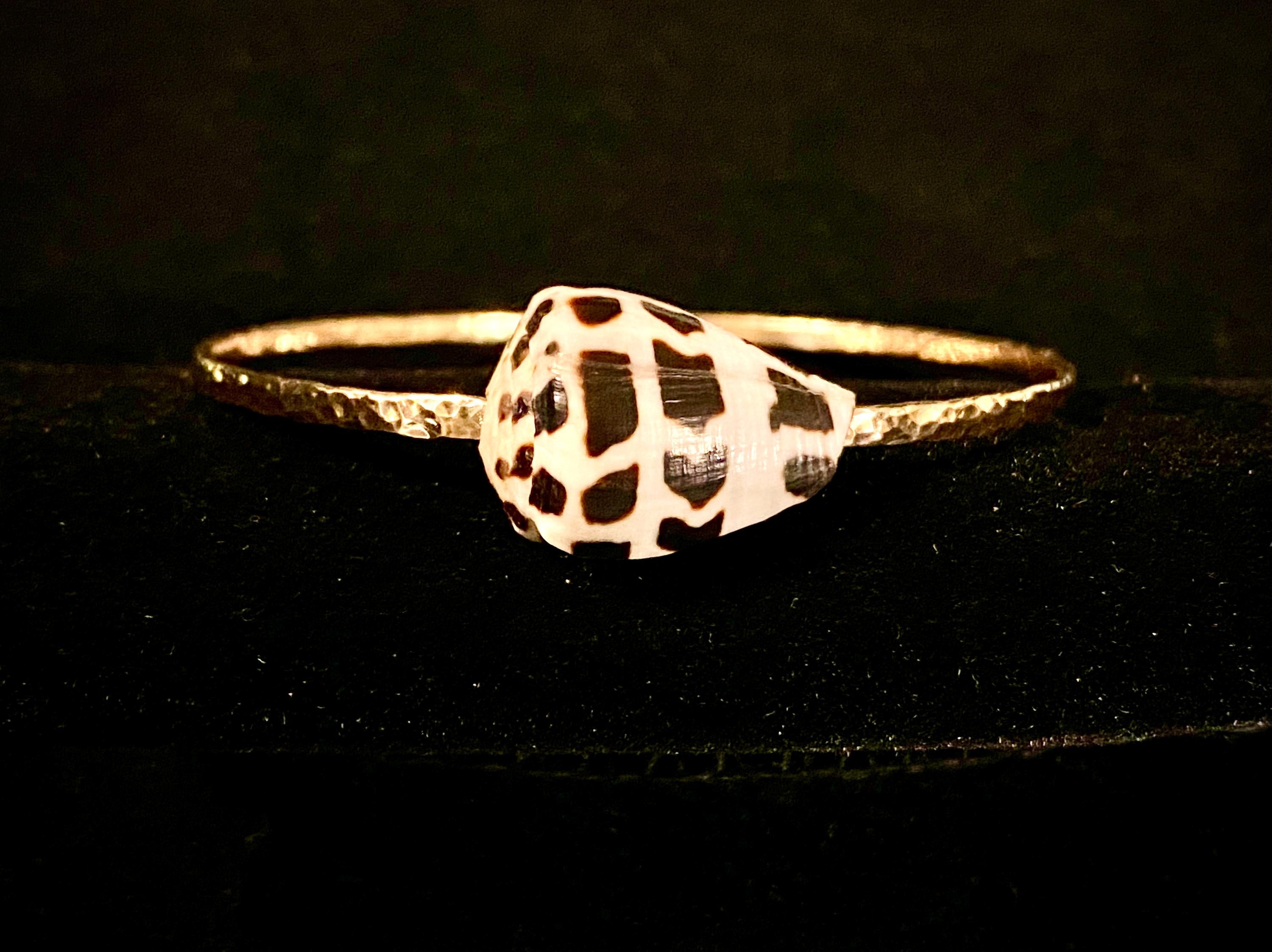 Hawaiian Hebrew Cone Shell Hammered Bangle