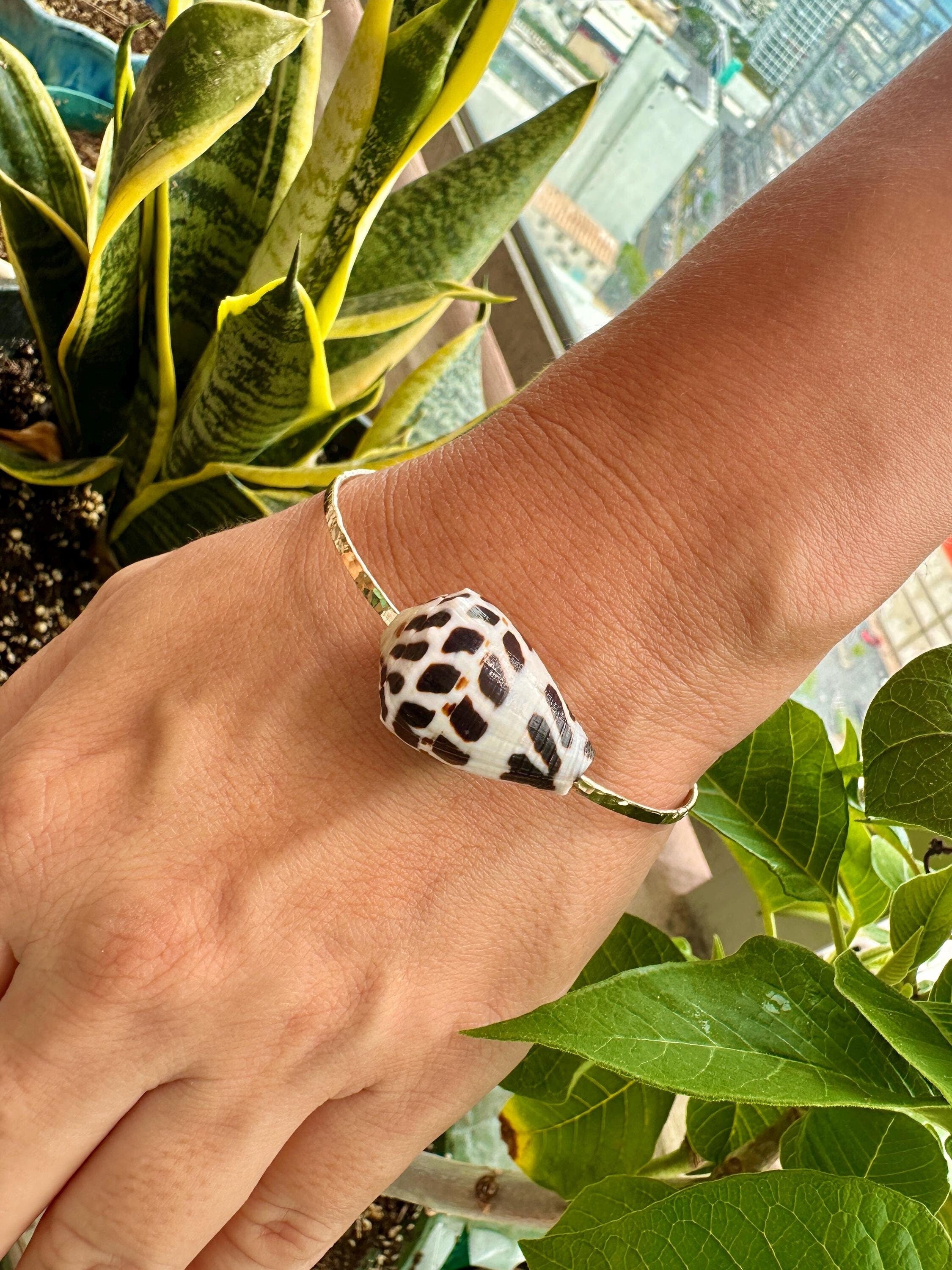 Hawaiian Hebrew Cone Shell Hammered Bangle
