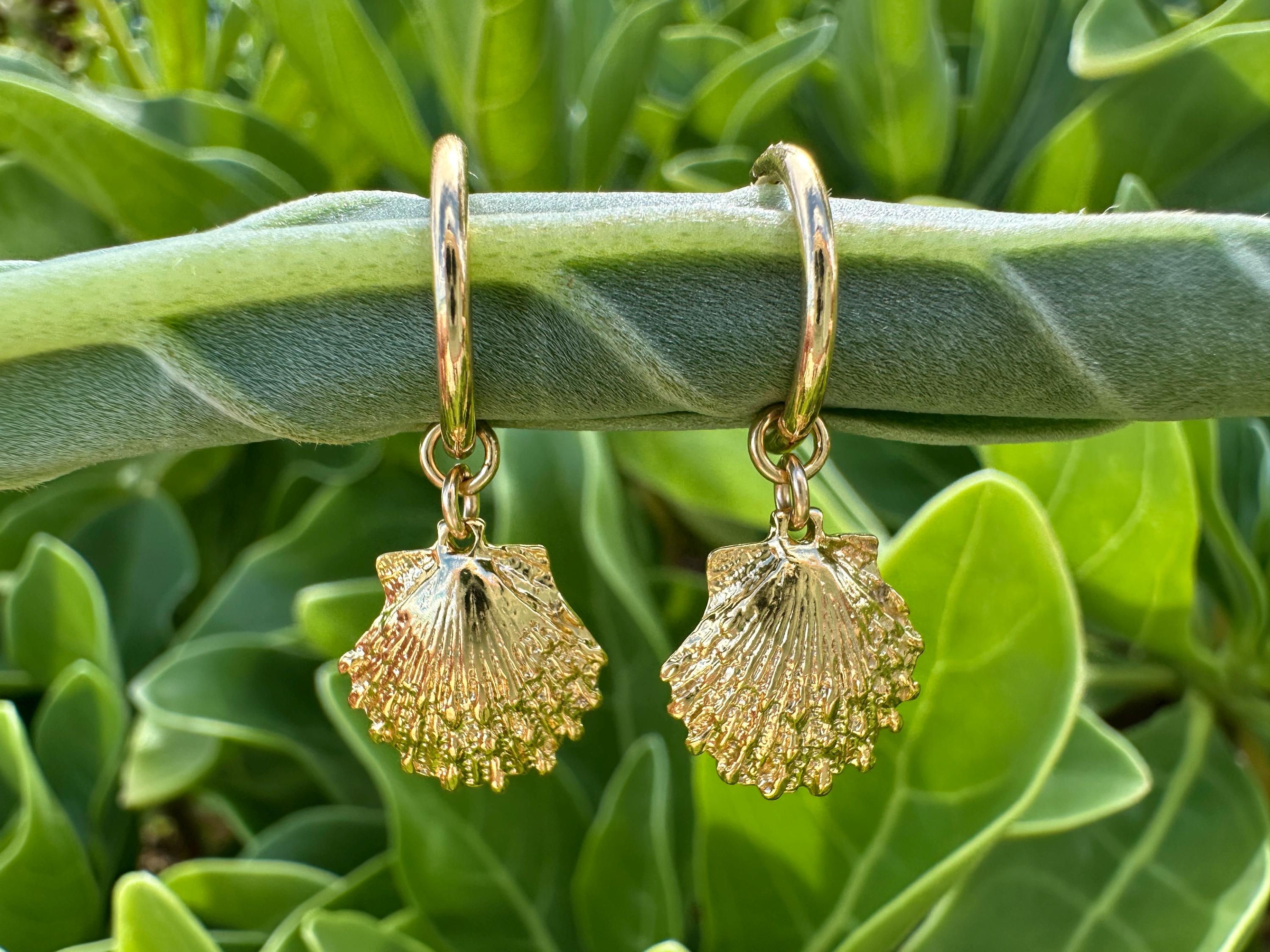 Medium Sunrise Scallop Shell Charm 18K Gold Filled Hoop Earrings