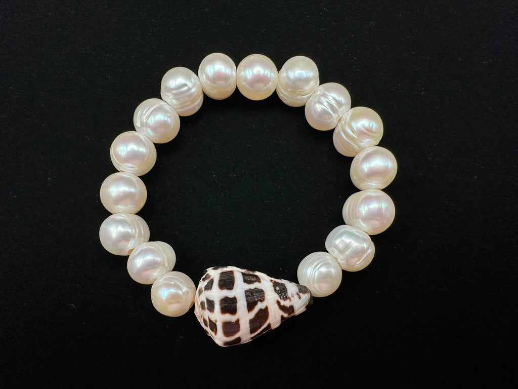 Hebrew Cone Shell and White Ringed Freshwater Pearl Stretch Bracelet