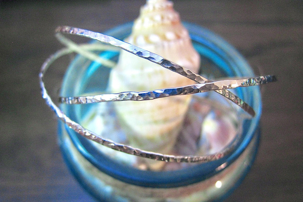 Single 12 Gauge Hammered Stacking Bangle / Choose from 14K Gold Filled or Sterling Silver