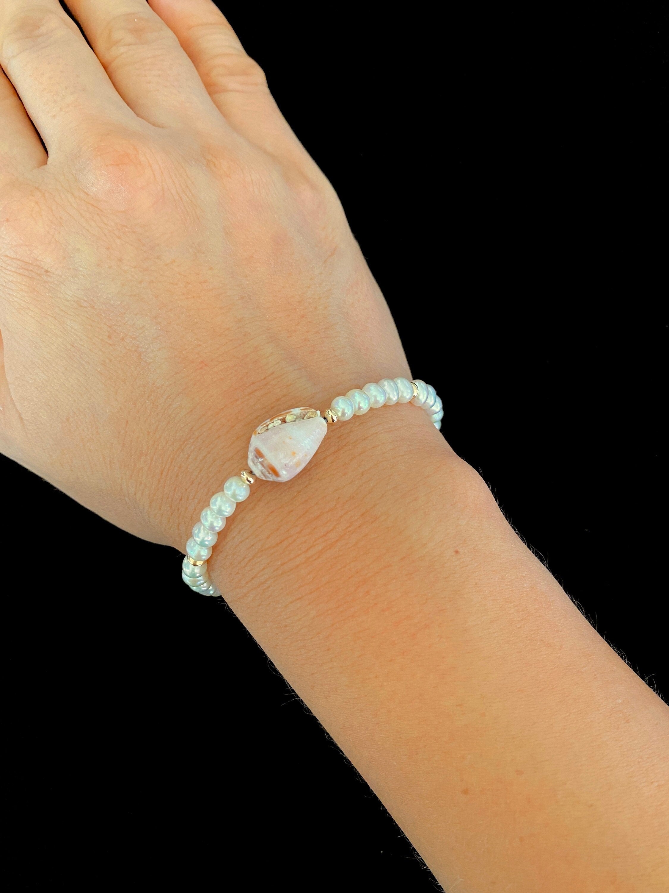White Freshwater Pearl and Hawaiian Cone Shell Beaded Bracelet