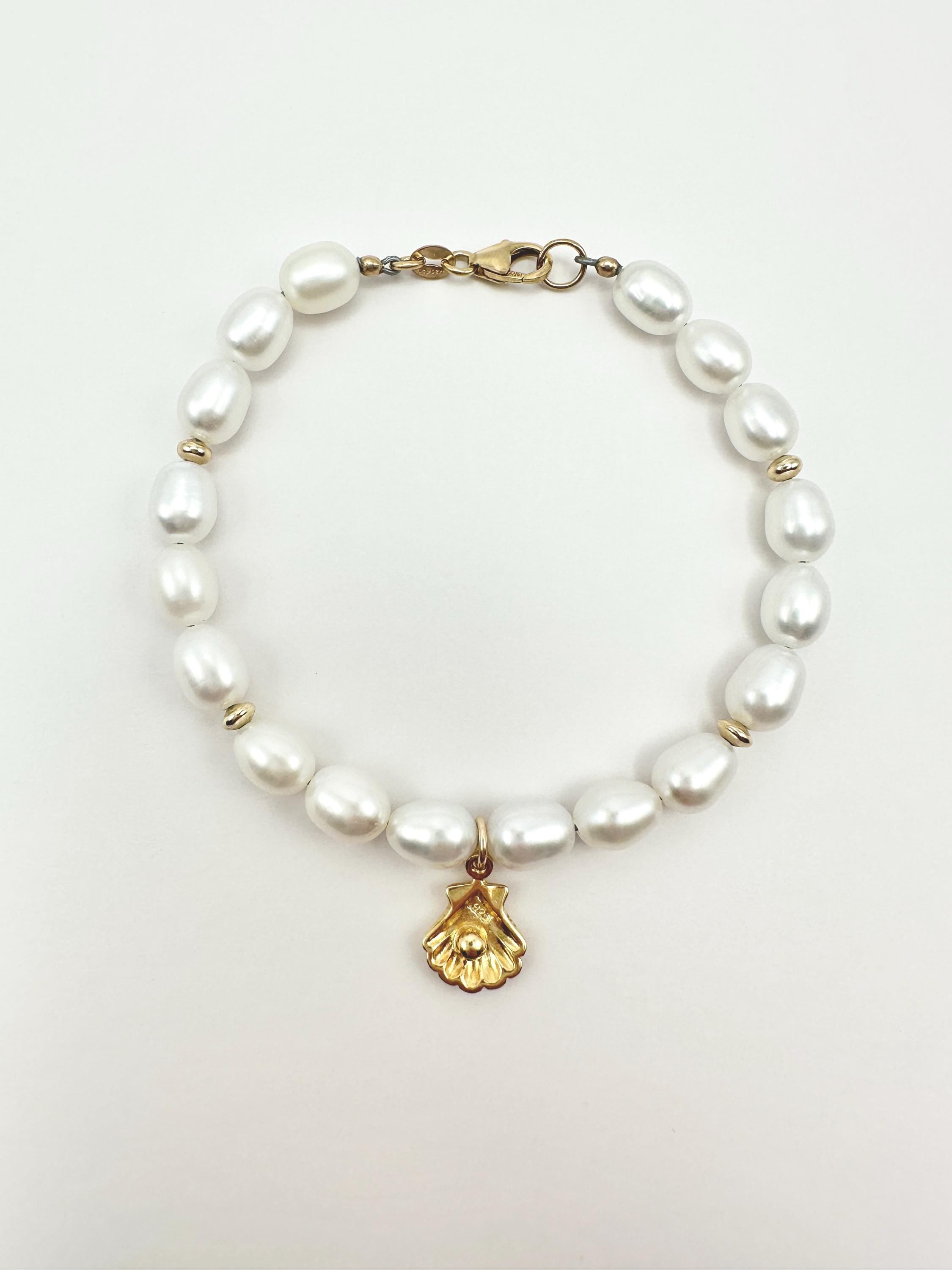 White Freshwater Pearl Bracelet with Reversible Clam and Pearl Charm