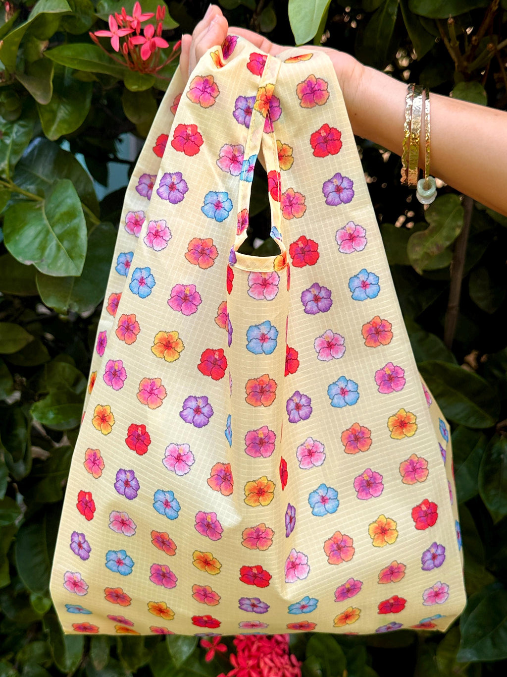 Seashell or Hibiscus Flower Pattern Print Ripstop Nylon Lightweight Foldable Tote Bag